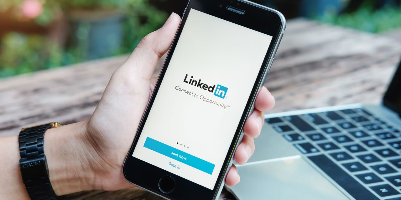 How to message a recruiter on LinkedIn