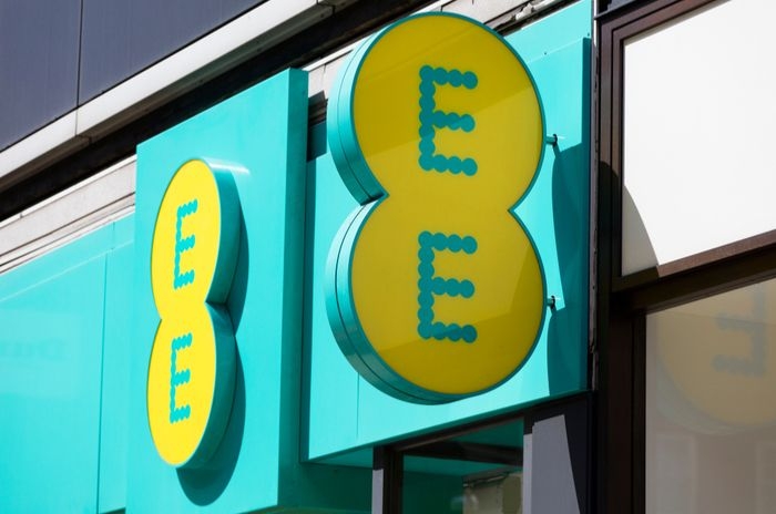 EE switches on 5G in 12 new UK towns and cities