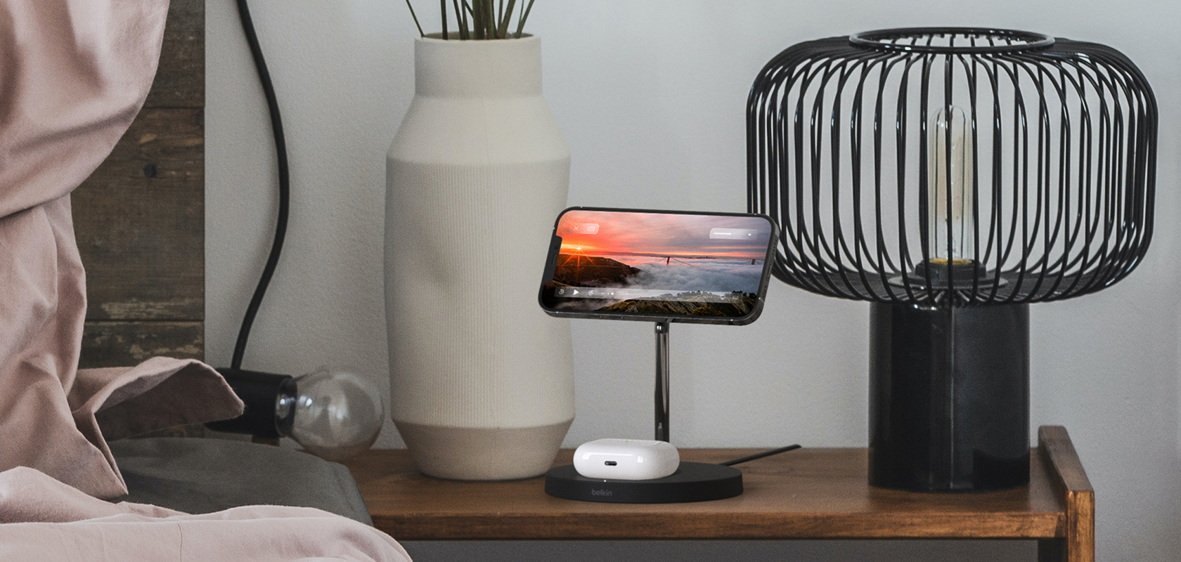 BOOST↑CHARGE™ PRO 2-in-1 Wireless Charger Stand with MagSafe