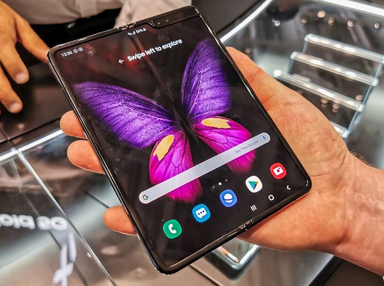 Samsung Galaxy Fold Receiving An Upgrade (Android 11 Based One UI 3.0)
