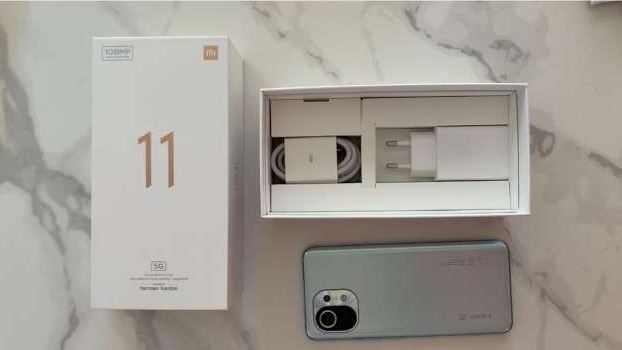 Xiaomi Mi 11 With 55W charger